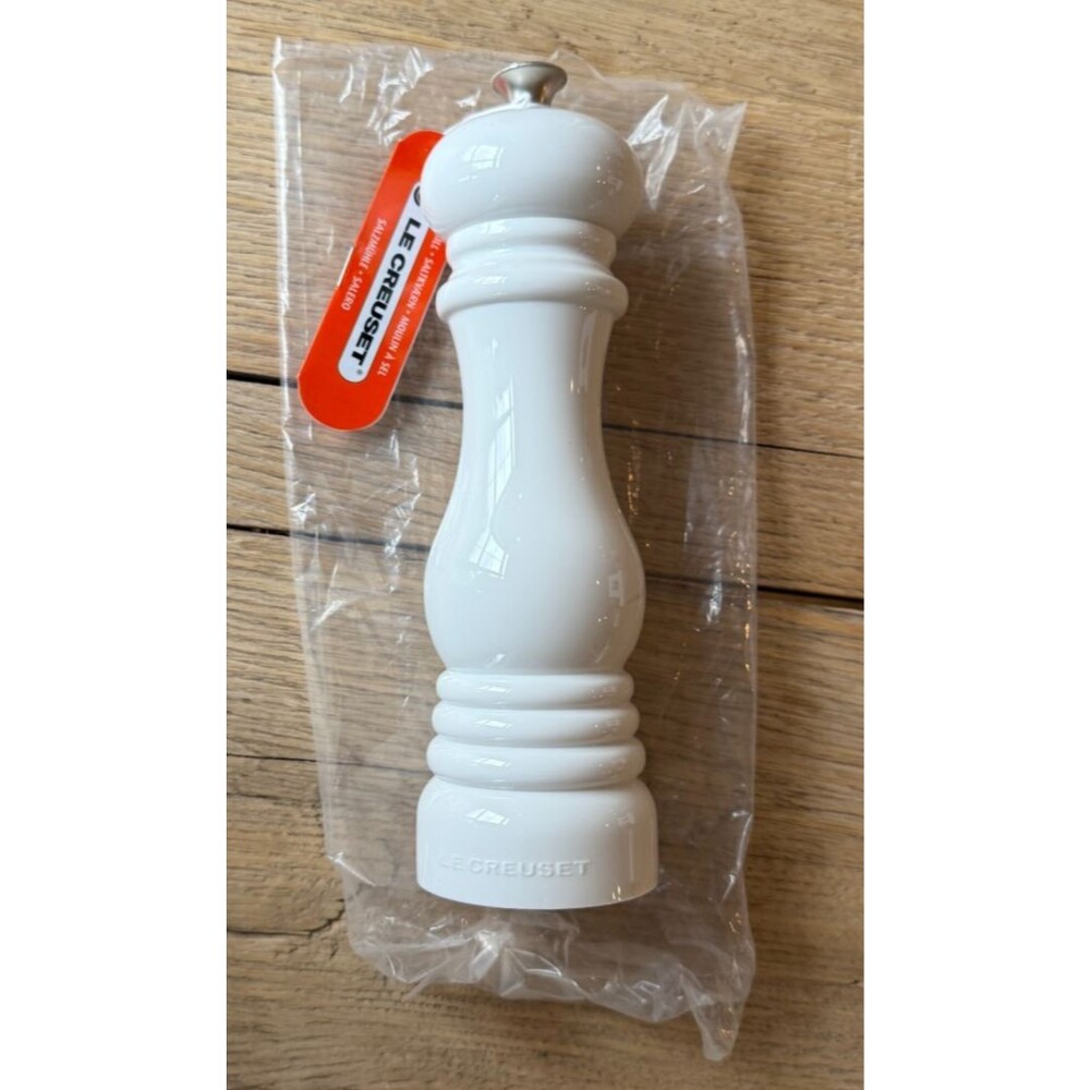 Le Creuset Acrylic Classic Manual Salt Mill 8 in White NEW